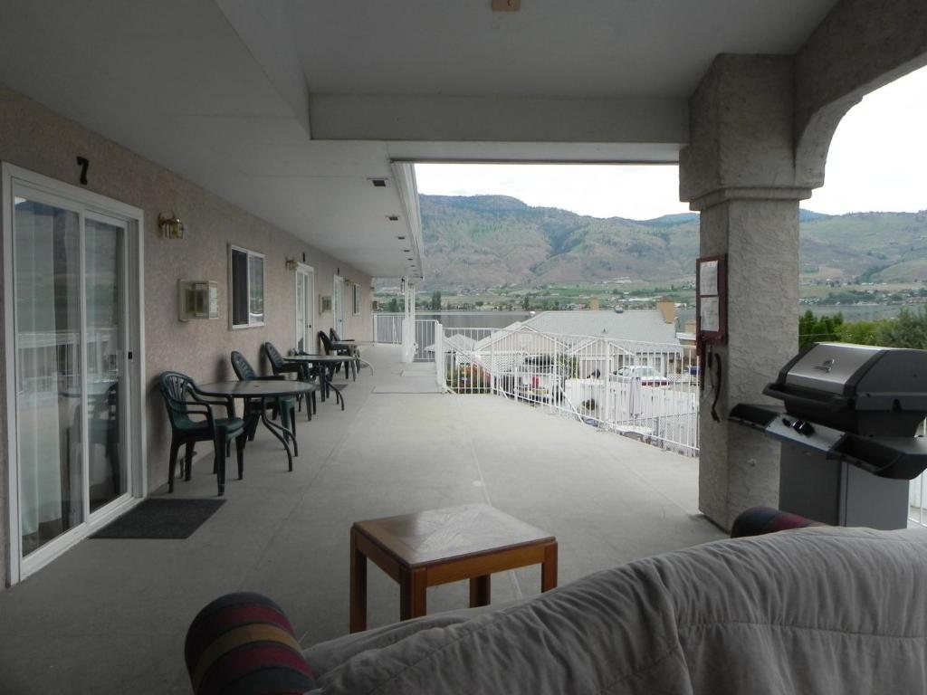 Destiny Beach Resort Osoyoos Exteriör bild