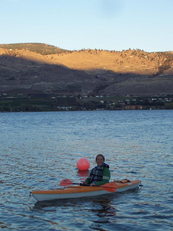 Destiny Beach Resort Osoyoos Exteriör bild