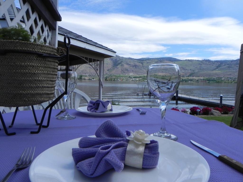 Destiny Beach Resort Osoyoos Exteriör bild